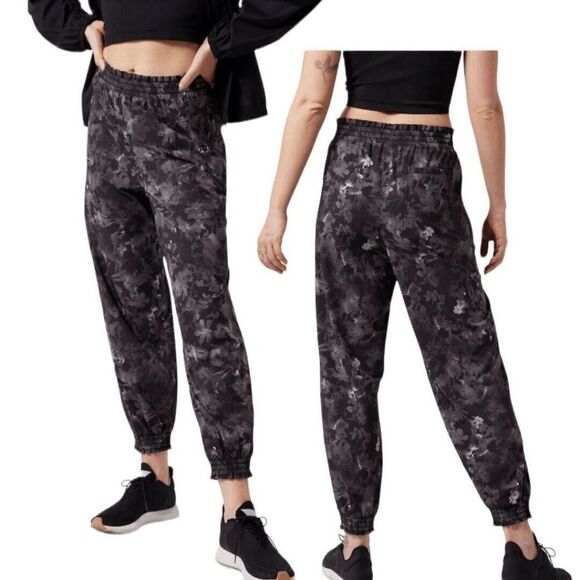 Athleta Women's Savannah Jogger in Lumen Floral Black size 8 - Picture 1 of 9